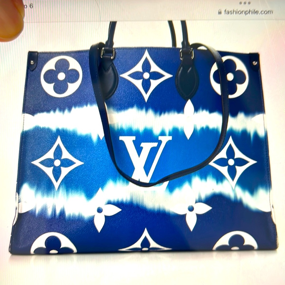 Limited Edition OnTheGo tote